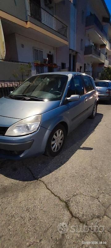 Usata Renault Scénic II 130 CV (95 kW) 2006 Monovolume