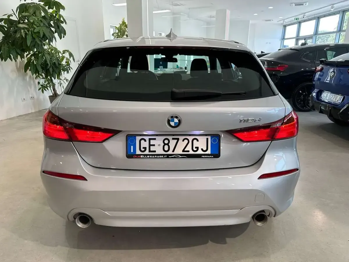 Usata BMW 118 Advantage 150 CV (110 kW) 2021 Argento Berlina