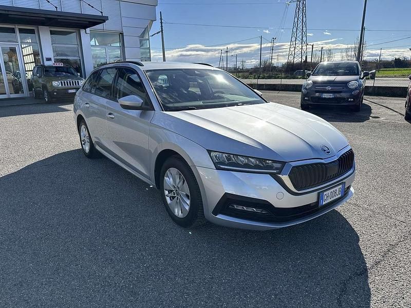 Usata Skoda Octavia Executive 116 CV (85 kW) 2021 Argento Station wagon