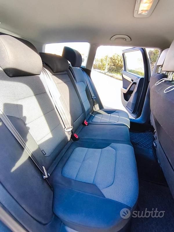 Usata VW Passat 105 CV (77 kW) 2013 Grigio Station wagon