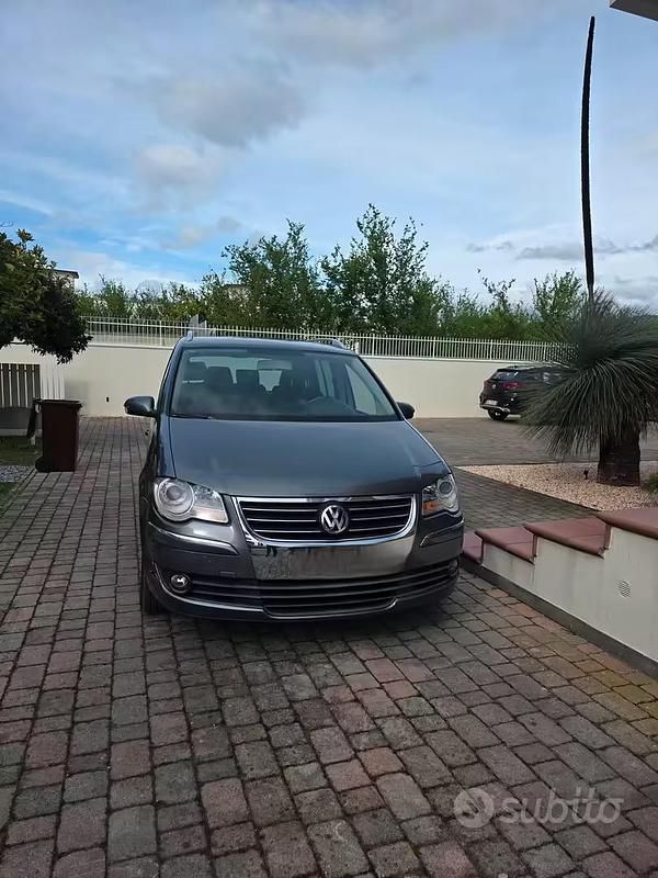 Usata VW Touran 140 CV (102 kW) 2007 Grigio Monovolume