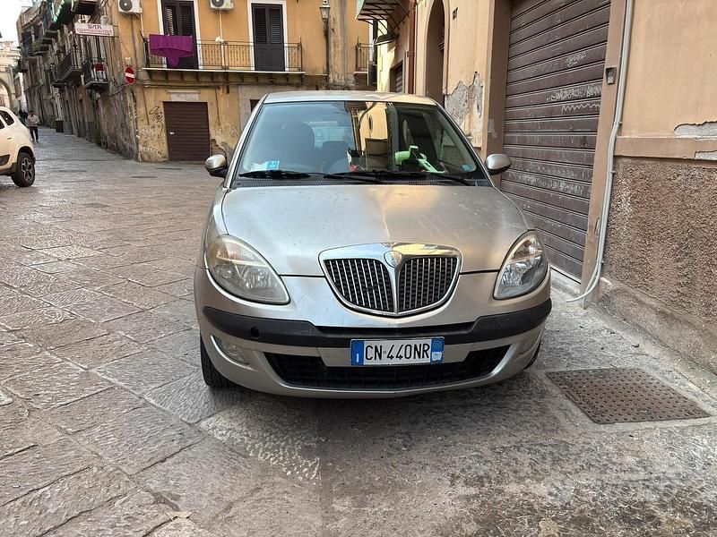 Usata Lancia Ypsilon 95 CV (69 kW) 2004 Utilitaria