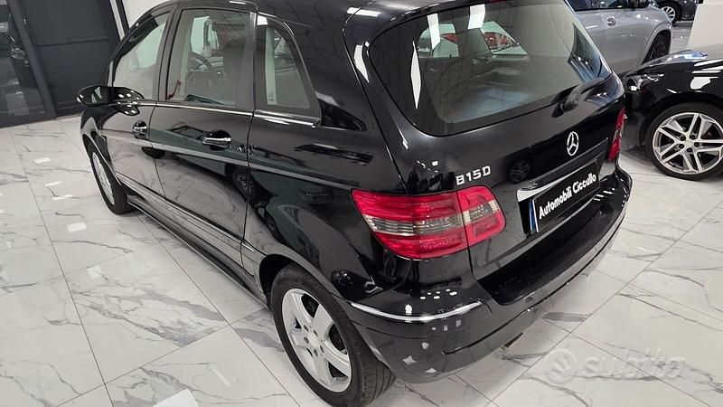 Usata Mercedes B150 Chrome 95 CV (69 kW) 2009 Nero Monovolume