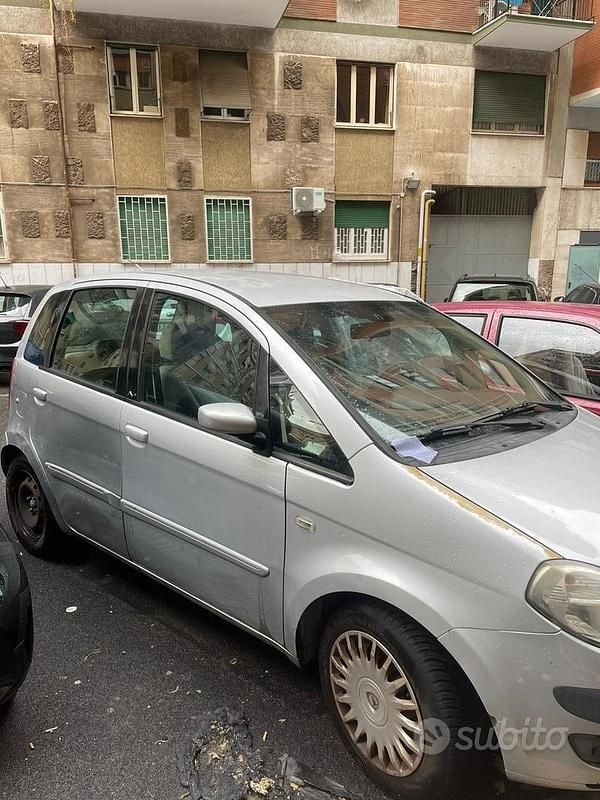 Grigio Usata 2006 Lancia Musa Monovolume | 1000 € (Super prezzo) - Immagine 1/4