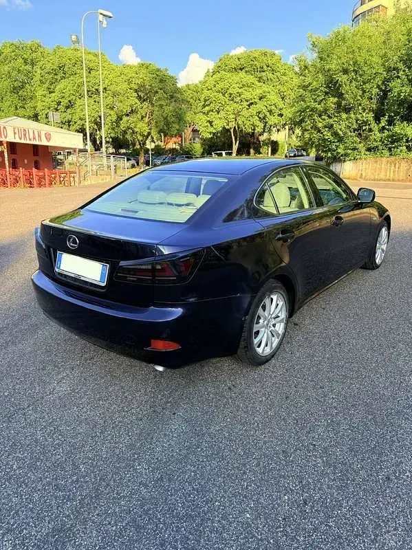 Usata Lexus IS220d Luxury Line 177 CV (130 kW) 2006 Berlina