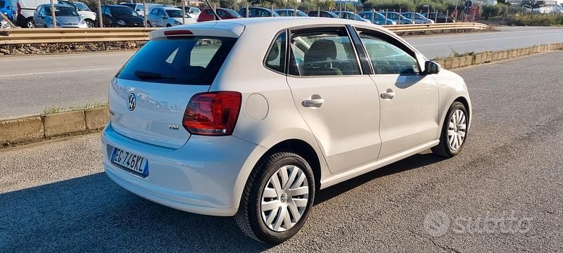 Usata VW Polo 75 CV (55 kW) 2011 Bianco Berlina
