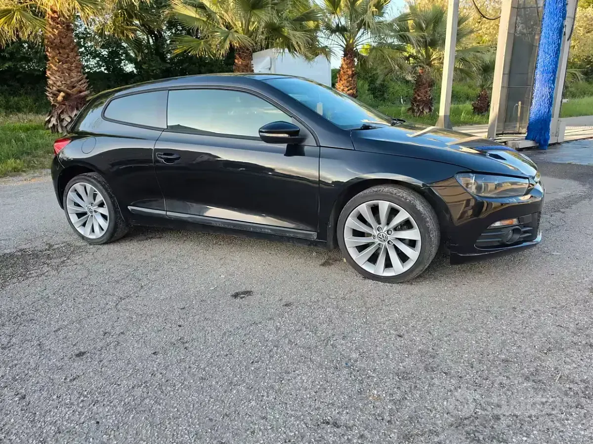 Begagnad VW Scirocco 140 HK (102 kW) 2011 Svart Sportkupé