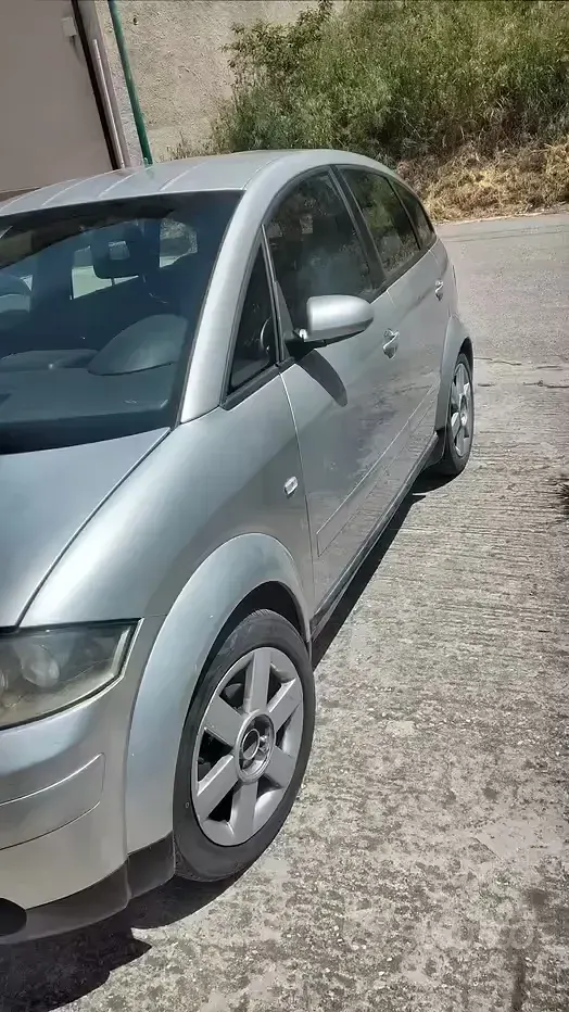 Usata Audi A2 75 CV (55 kW) 2005 Grigio Utilitaria