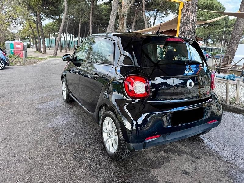 Usata Smart ForFour 71 CV (52 kW) 2019 Nero Utilitaria