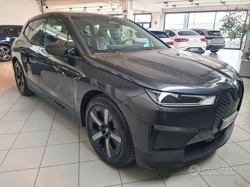 Usata BMW iX Efficient Dynamics 384 kW (523 CV) 2022 Nero SUV
