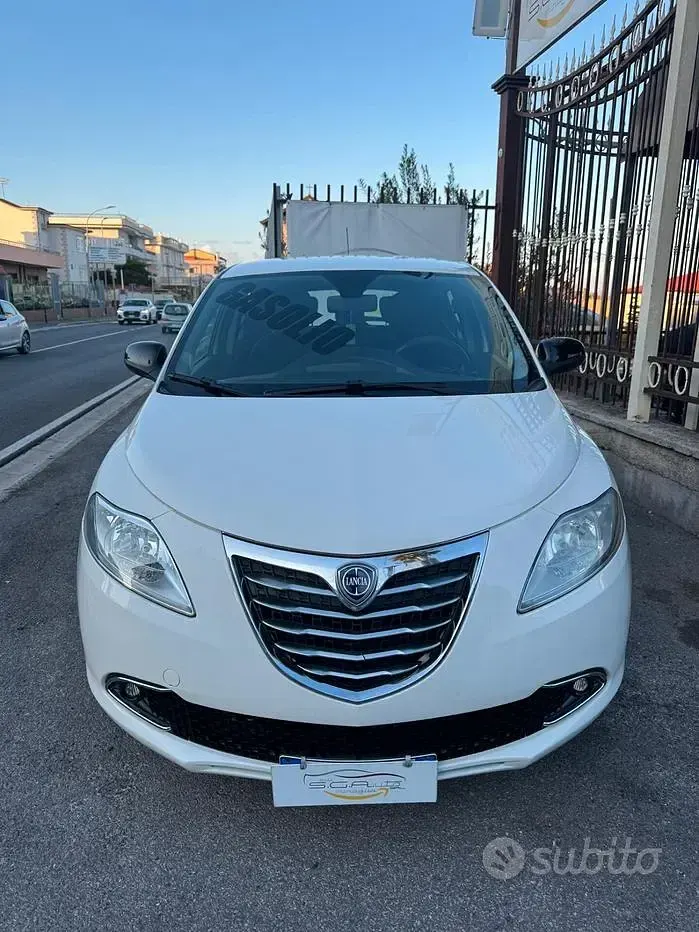 Usata Lancia Ypsilon Gold 95 CV (69 kW) 2012 Bianco Utilitaria