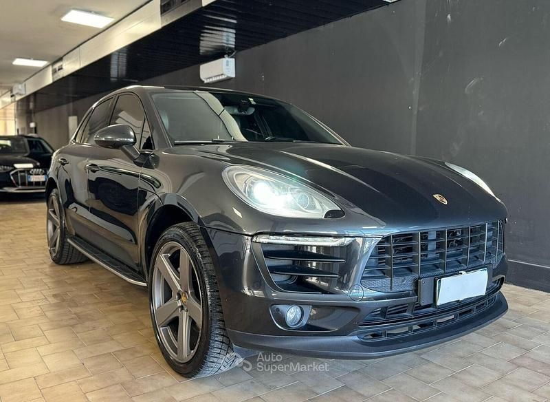 Nero Usata 2017 Porsche Macan SUV | 35.000 € (Buon prezzo) - Immagine 1/4