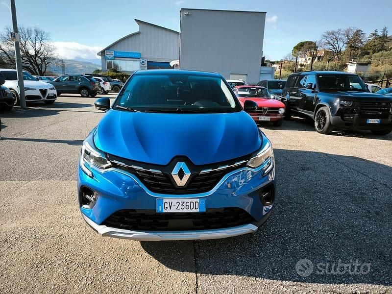 Usata Renault Captur Techno 101 CV (74 kW) 2024 Blu SUV