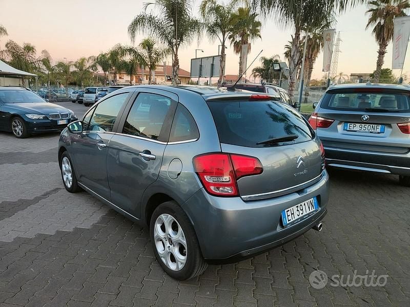 Grigio Usata 2011 Citroën C3 Exclusive Tre volumi | 4899 € (Buon prezzo) - Immagine 1/4