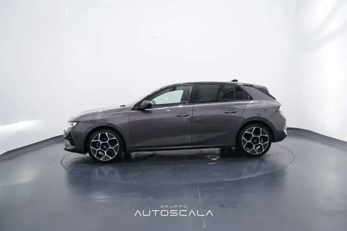 Usata Opel Astra 131 CV (96 kW) 2024 Silver lake Utilitaria