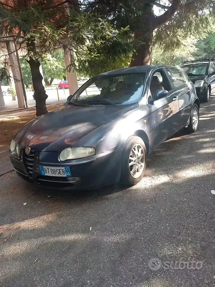 Usata Alfa Romeo 147 116 CV (85 kW) 2001 Nero Utilitaria