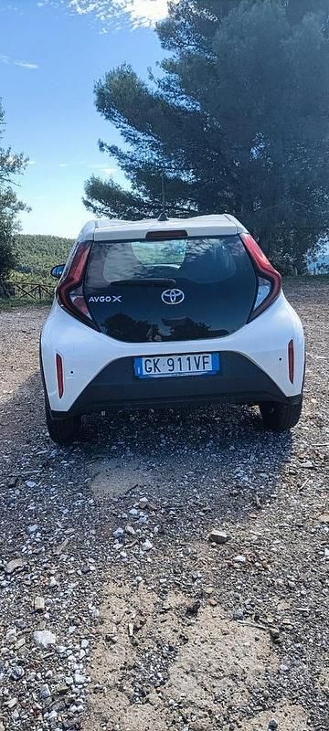 Usata Toyota Aygo X 72 CV (52 kW) 2022 Bianco SUV