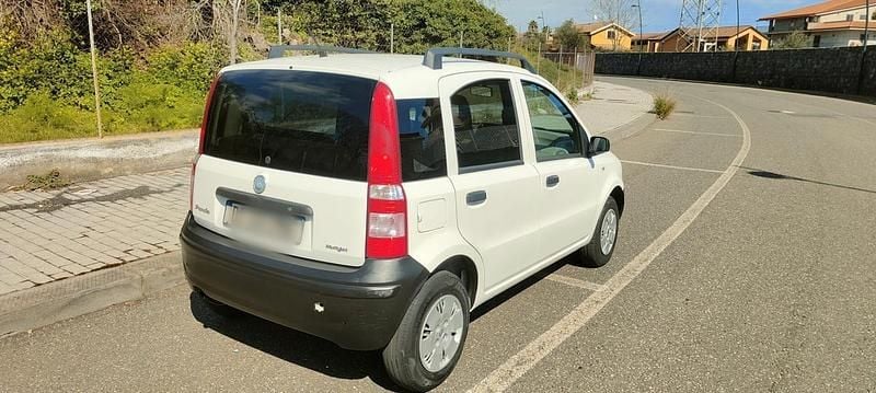 Usata Fiat Panda 70 CV (51 kW) 2006 Bianco Utilitaria