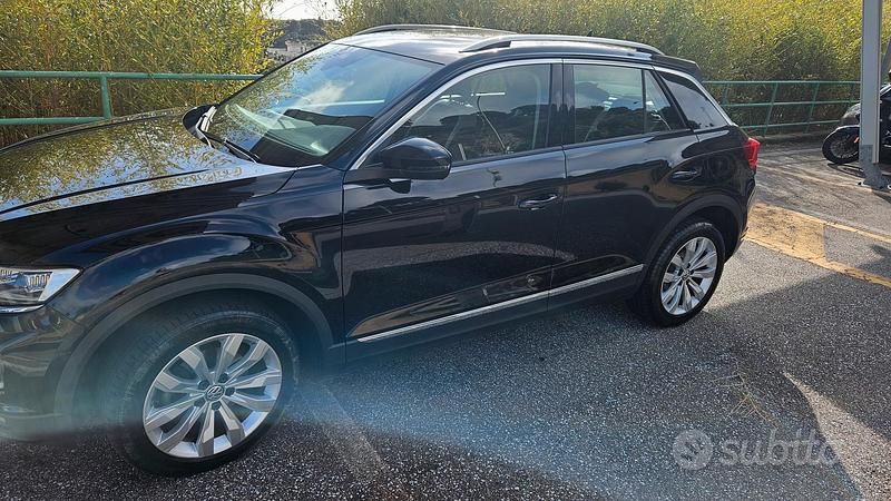 Usata VW T-Roc 115 CV (84 kW) 2019 Nero SUV