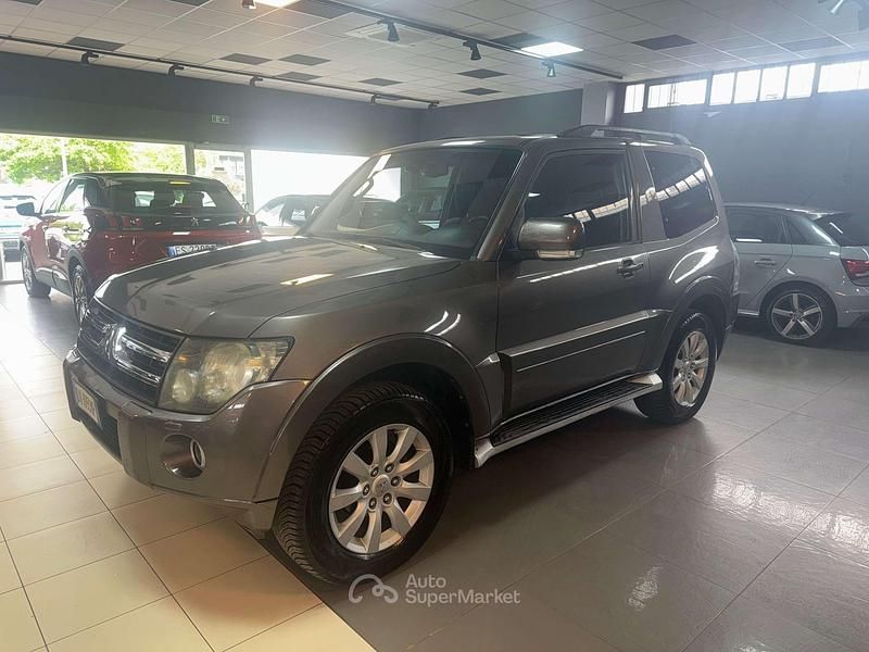 Usata Mitsubishi Pajero 200 CV (147 kW) 2009 Argento SUV
