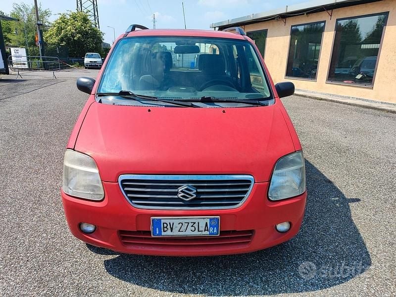 Usata Suzuki Wagon R+ GL 76 CV (55 kW) 2001 Rosso Monovolume