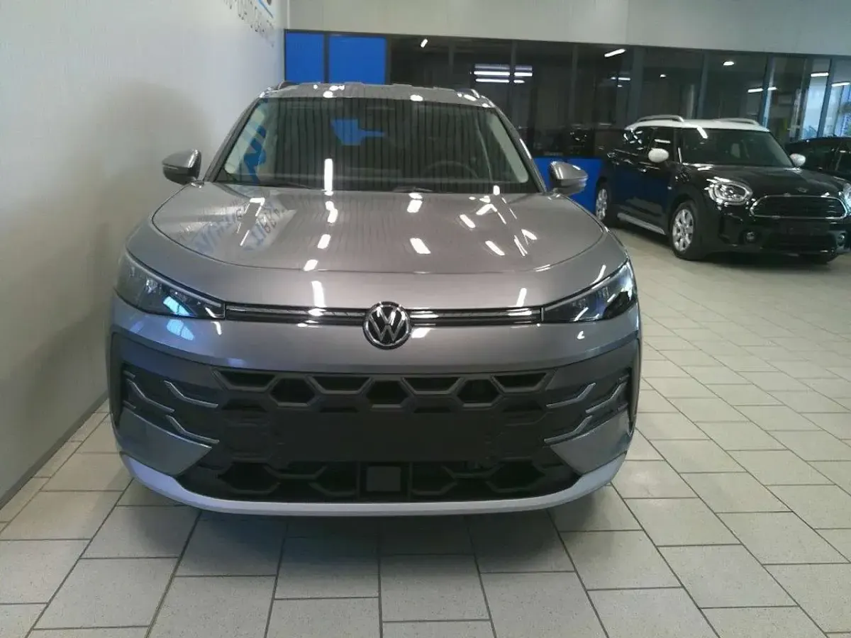 Nuova VW T-Roc 116 CV (85 kW) 2026 Grigio metallizzato SUV