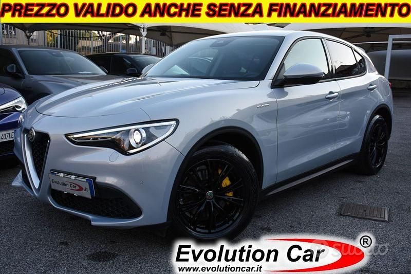 Bianco metallizzato Usata 2020 Alfa Romeo Stelvio Super SUV | 26.400 € (Buon prezzo) - Immagine 1/4