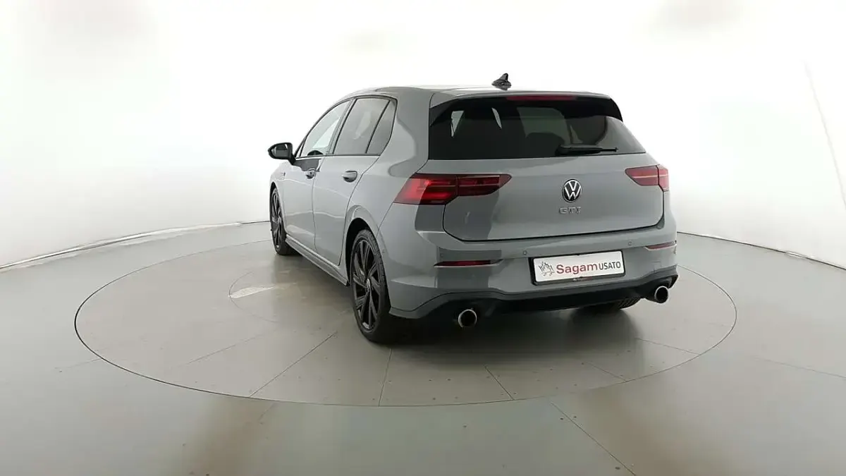 Usata VW Golf VIII GTI 245 CV (180 kW) 2024 Moonstone grey Berlina