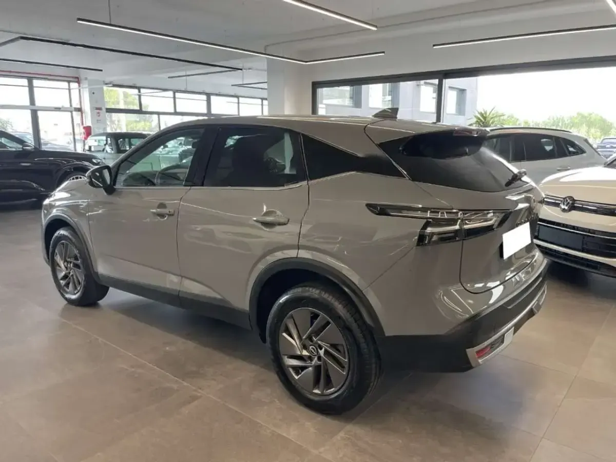 Usata Nissan Qashqai Acenta 140 CV (102 kW) 2025 Grigio SUV