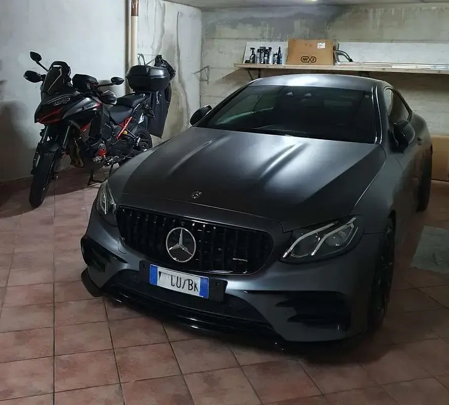 Usata Mercedes E220 Premium 194 CV (142 kW) 2017 Grigio Coupé