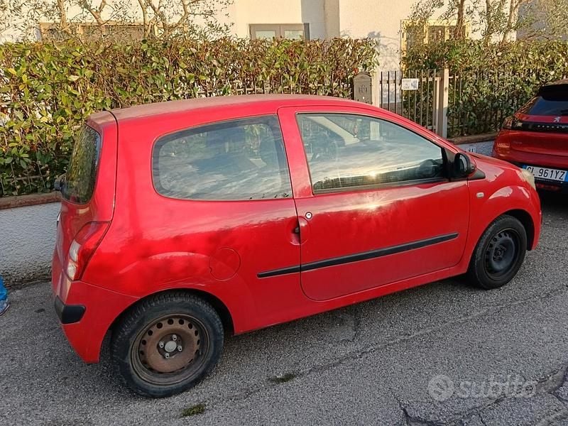 Usata Renault Twingo 58 CV (42 kW) 2010 Rosso Utilitaria