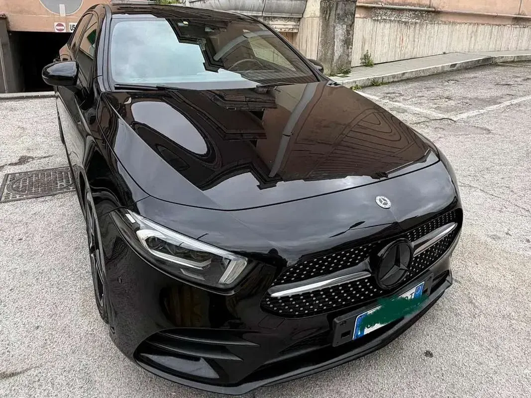 Usata Mercedes A180 Premium 116 CV (85 kW) 2020 Nero Berlina