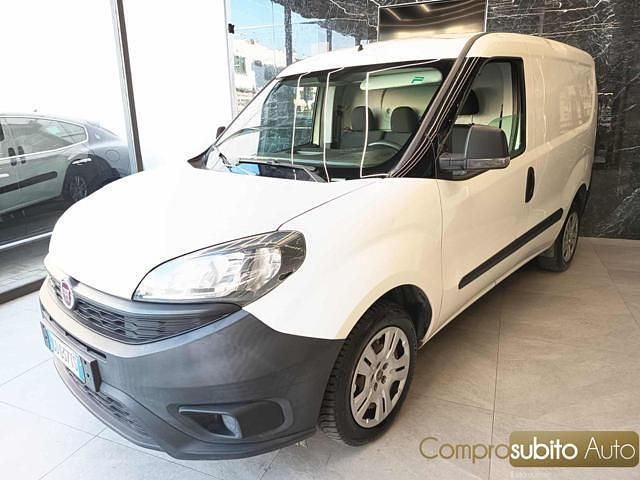 Usata Fiat Doblò 95 CV (69 kW) 2020 Bianco Monovolume