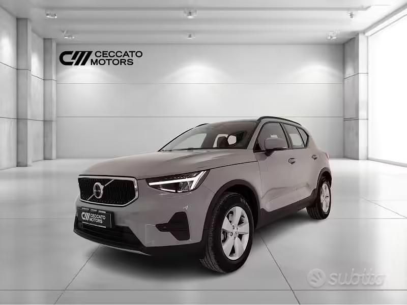 Usata Volvo XC40 163 CV (119 kW) 2025 Grigio SUV