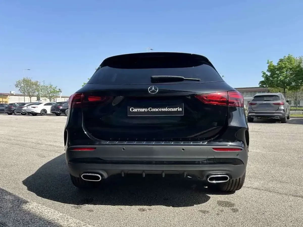 Usata Mercedes GLA200 150 CV (110 kW) 2025 Nero notte SUV