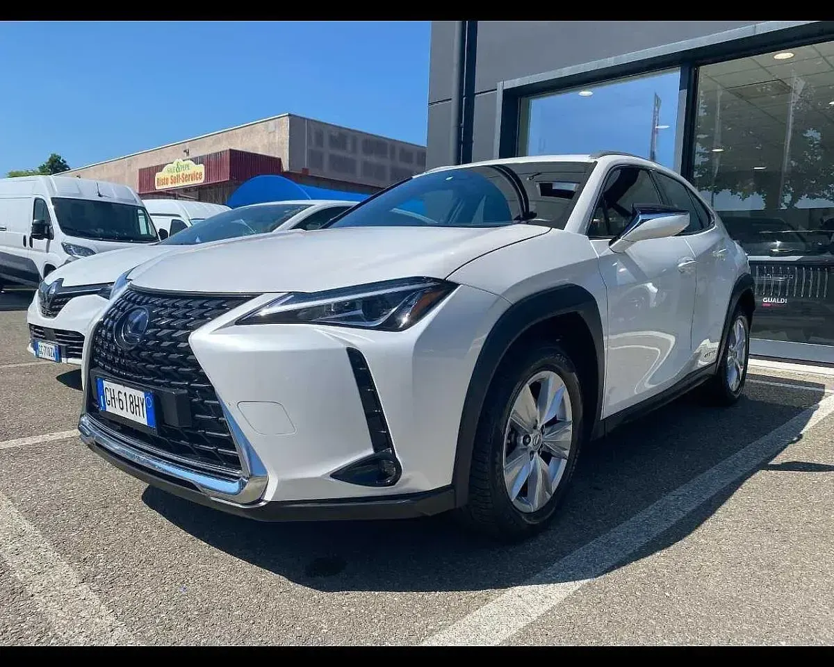 Usata Lexus UX 250h Business Edition 145 CV (106 kW) 2021 Bianco SUV