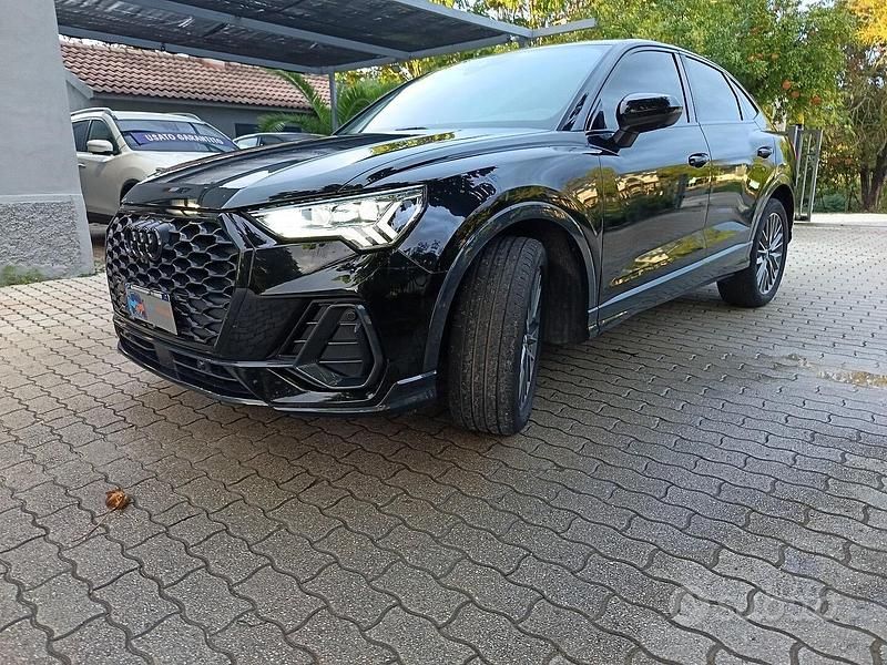 Nero Usata 2020 Audi Q3 Ambiente SUV | 29.800 € (Buon prezzo) - Immagine 1/4