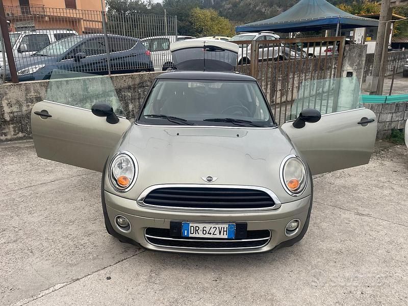 Usata Mini Cooper 119 CV (87 kW) 2009 Marrone Utilitaria