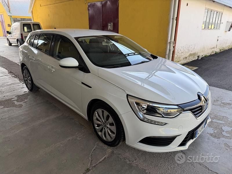 Usata Renault Mégane GrandTour Business 95 CV (69 kW) 2019 Bianco Station wagon
