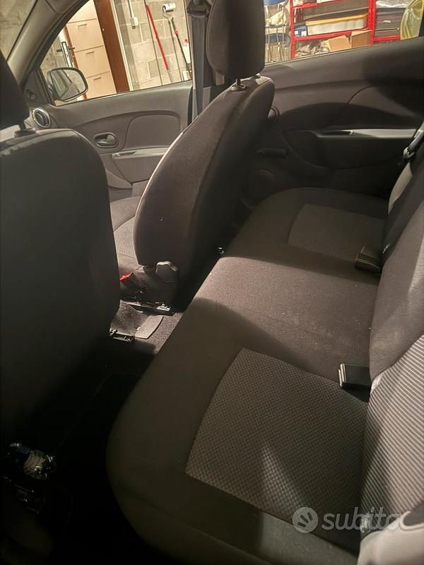 Usata Dacia Sandero 90 CV (66 kW) 2015 Blu Berlina