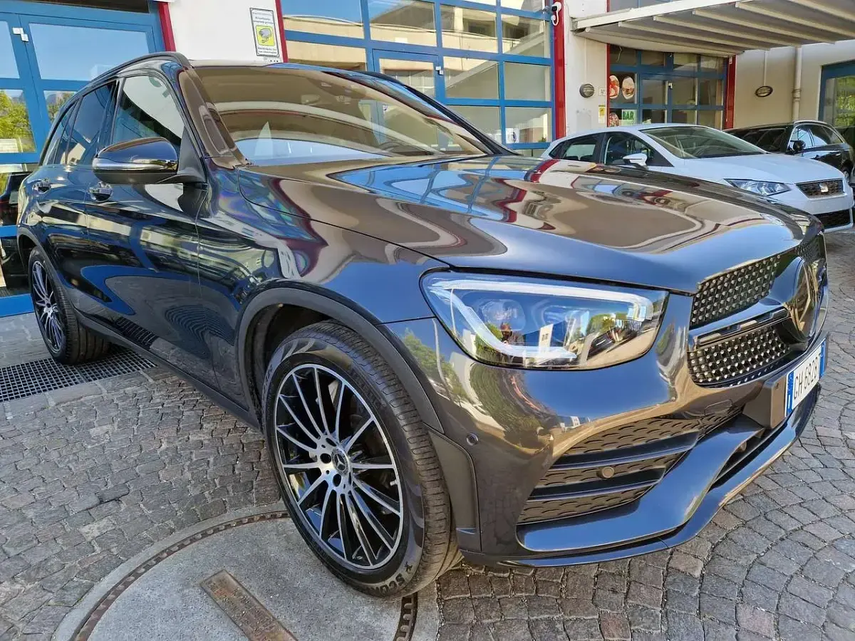 Usata Mercedes GLC400d AMG line 330 CV (242 kW) 2019 Graphitgrau  metalliclack SUV