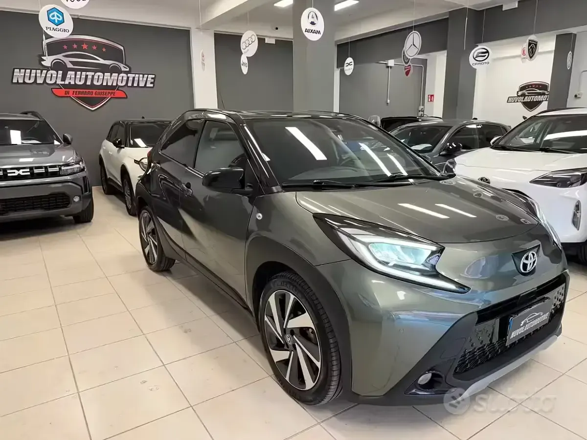 Usata Toyota Aygo X Lounge 72 CV (52 kW) 2022 Verde SUV