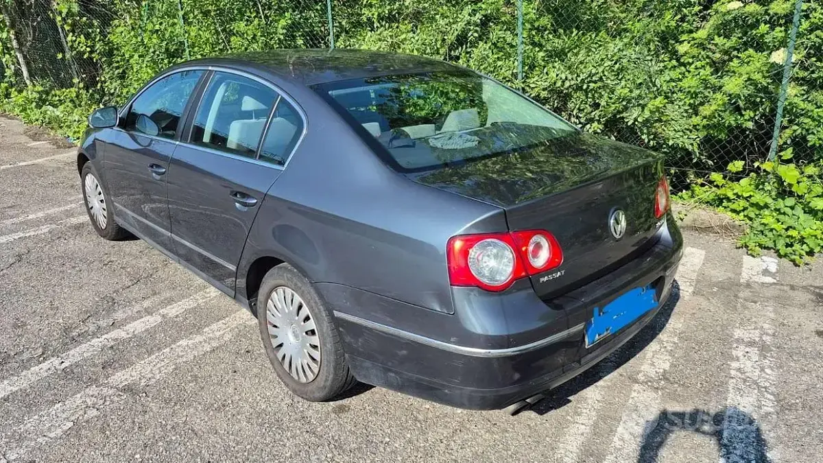Usata VW Passat 140 CV (102 kW) 2010 Grigio Berlina