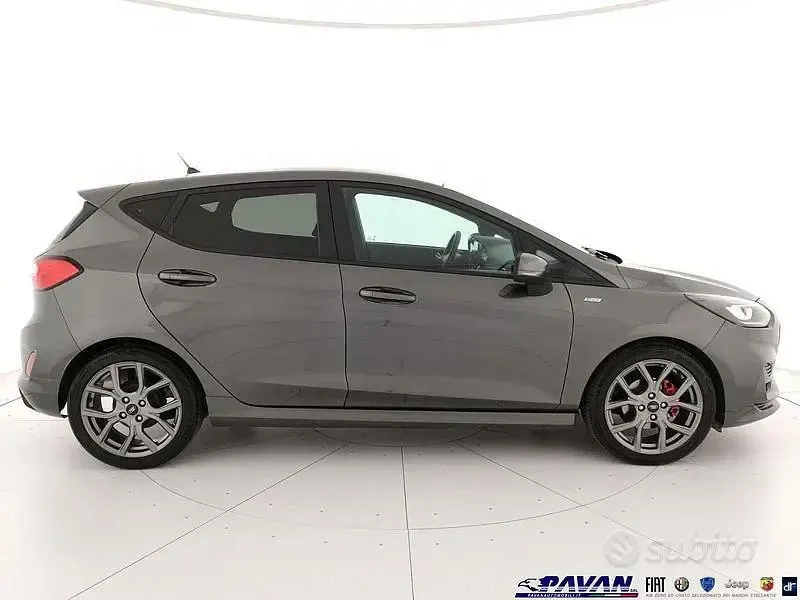 Usata Ford Fiesta ST-Line 125 CV (91 kW) 2022 Grigio Utilitaria
