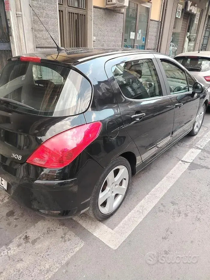 Usata Peugeot 308 109 CV (80 kW) 2007 Nero Utilitaria