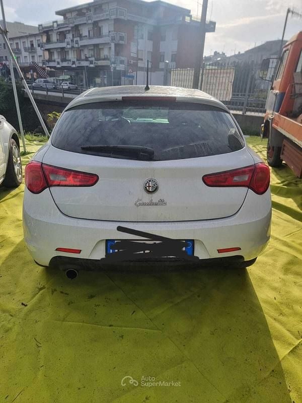 Usata Alfa Romeo Giulietta 105 CV (77 kW) 2013 Bianco Berlina