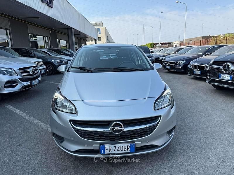 Usado Opel Corsa 90 CV (66 kW) 2018 Plateado Utilitario