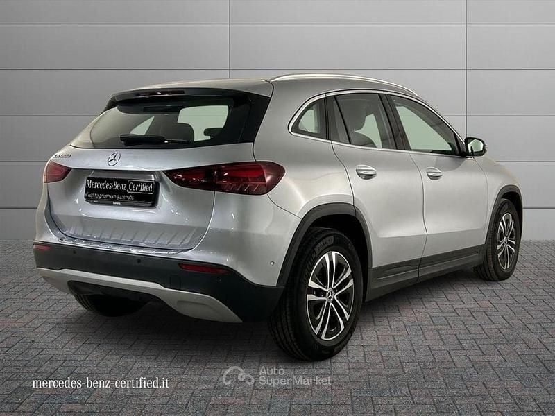 Käytetty Mercedes GLA180 Advanced 116 HP (85 kW) 2025 Hopea Katumaasturi