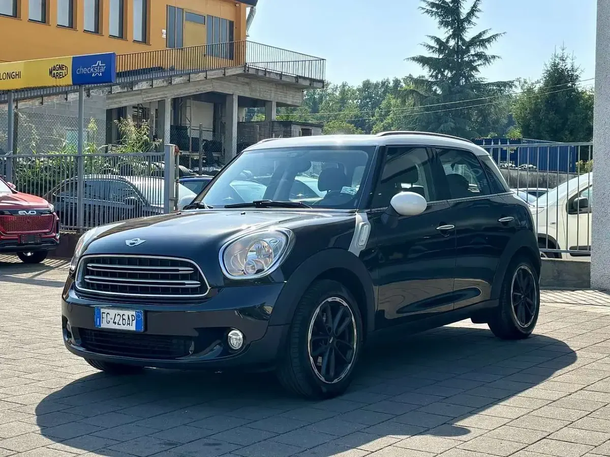 Usata Mini Cooper D 150 CV (110 kW) 2017 Nero Utilitaria