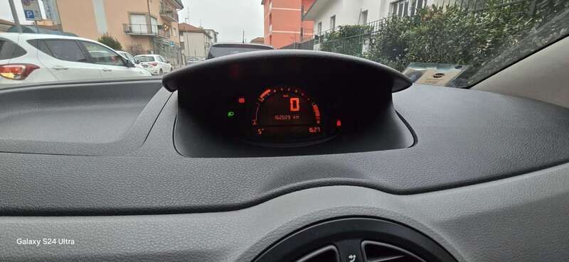 Argento Usata 2008 Renault Grand Modus Dynamique Monovolume | 2007 € (Super prezzo) - Immagine 1/4